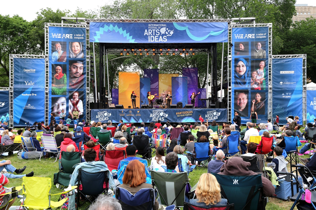 Flor de Toloache and crowd at the 2018 International Festival of Arts & Ideas